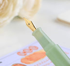 czxwyst Majohn Wancai 2.0 Mini Pocket-Size Eyedropper Fountain Pen (EF Nib 0.38mm, Apple Green)