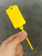 100pcs Reusable Blank Plastic Tags Ties Key Tags 1.45"*2.48" Serrated Tension Sealing Strap with Large Label Plastic Tie Mark Label Waterproof Hang Sign Write on Tag (Yellow, 100pcs)