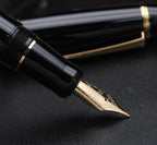 xixixiaozhu Metal Big Fountain Pen, Medium Nib 0.7mm, Includes Ink Converter & 5 Cartridges, Glossy Piano Painted Finish (Black)