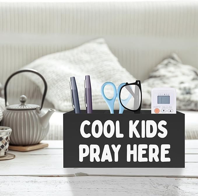Exqcom Christian Pen Pencil Crayon Holder for Kids Boys, Cool Kids Pray Here Bible Verse Pencil Pen Holder Organizer for Toddler Boys Room Bedroom Desk Accessories,Room Bedroom Decor