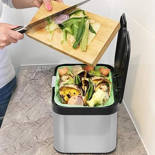 Dullrout Compost Bin for Countertop, Compost Bucket Indoor Sealed, Food Waste Caddy, 1.13 Gallon Kitchen Compost Container with Lid, Compact and Easy Clean, Black Matte
