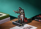 HDMbigmi King's Guard Leader Cloak Warrior Knight Pen Holder Mobile Phone Stand, Ornament Knight Statue, Pen Stand Paperweight for Office and Home (Iron)
