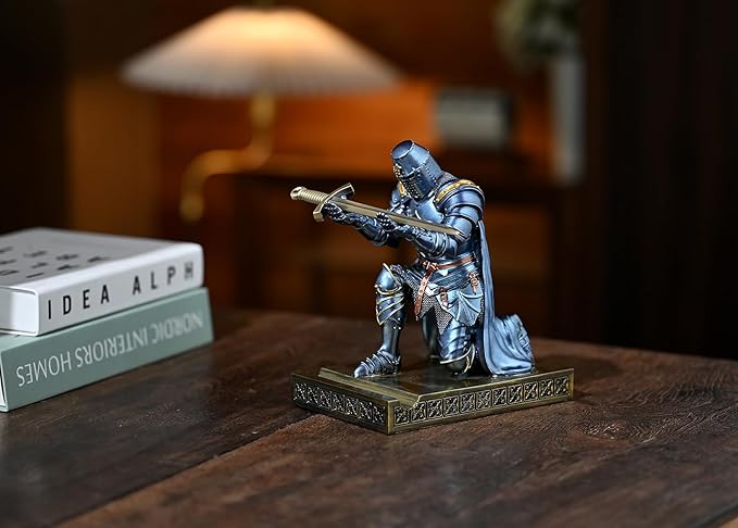 NCQIXIAO Medieval Templar Vanguard Officer Knight Pen Holder Pen Stand Desk Organizers and Accessories Resin Mobile Phone Stand as Gift for Office and Home Desk Organizer (Blue)
