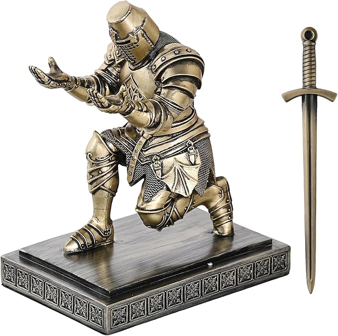 NCQIXIAO Templar Vanguard Soldier Pen Holder Pencil Stand Desk Organizers and Accessories as Gift for Medieval Warrior Enthusiast (Bronze)