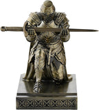NCQIXIAO Medieval Templar Vanguard Officer Knight Pen Holder Pen Stand Desk Organizers and Accessories Resin Mobile Phone Stand as Gift for Office and Home Desk Organizer (Bronze)