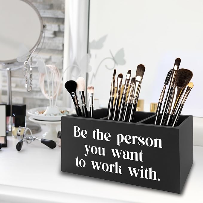 XPH Be the Person You Want to Work with Inspirational Pen Pencil Holder Organizer for Desk, Inspirational Gifts for Women Men, Motivational Wooden Box Sign for Home Office Desk Tabletop Decorations