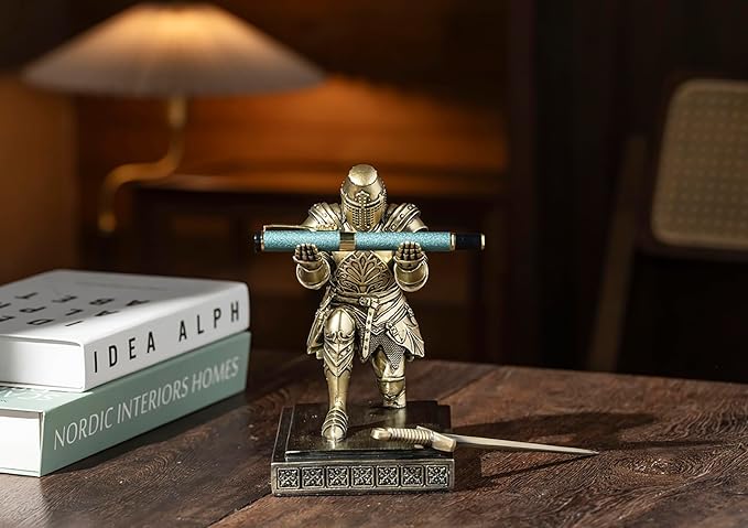 NCQIXIAO Templar Vanguard Soldier Pen Holder Pencil Stand Desk Organizers and Accessories as Gift for Medieval Warrior Enthusiast (Bronze)