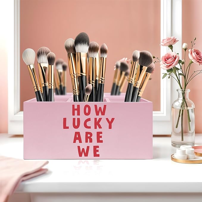 Exqcom Pink Positive Quotes Makeup Brush Holder, Pink Preppy Toothbrush Holders for Girls Bathroom, How Lucky Are We Pen Holder Organizer for Dorm Bedroom Desk Accessories