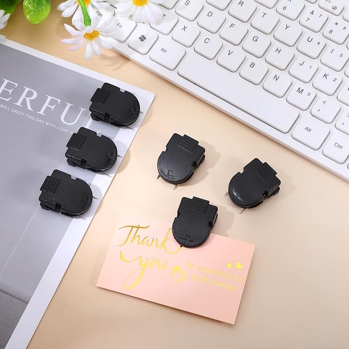 MveLwodx 25 Pcs Black Cubicle Clips for Fabric Walls, Cubicle Hooks Cubical Office Accessories for Works, Cork Board Fabric Clips for Hanging Desk Organization Picture Note Memo Office Photos Wall