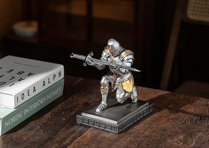 NCQIXIAO Templar Vanguard Soldier Pen Holder Pencil Stand Desk Organizers and Accessories as Gift for Medieval Warrior Enthusiast (Silver)